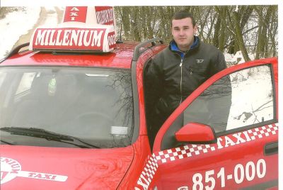 Taxichauffören Ivan Kuželik har en tjeckisk far. Taxichauffören Ivan Kuželik har en tjeckisk far.